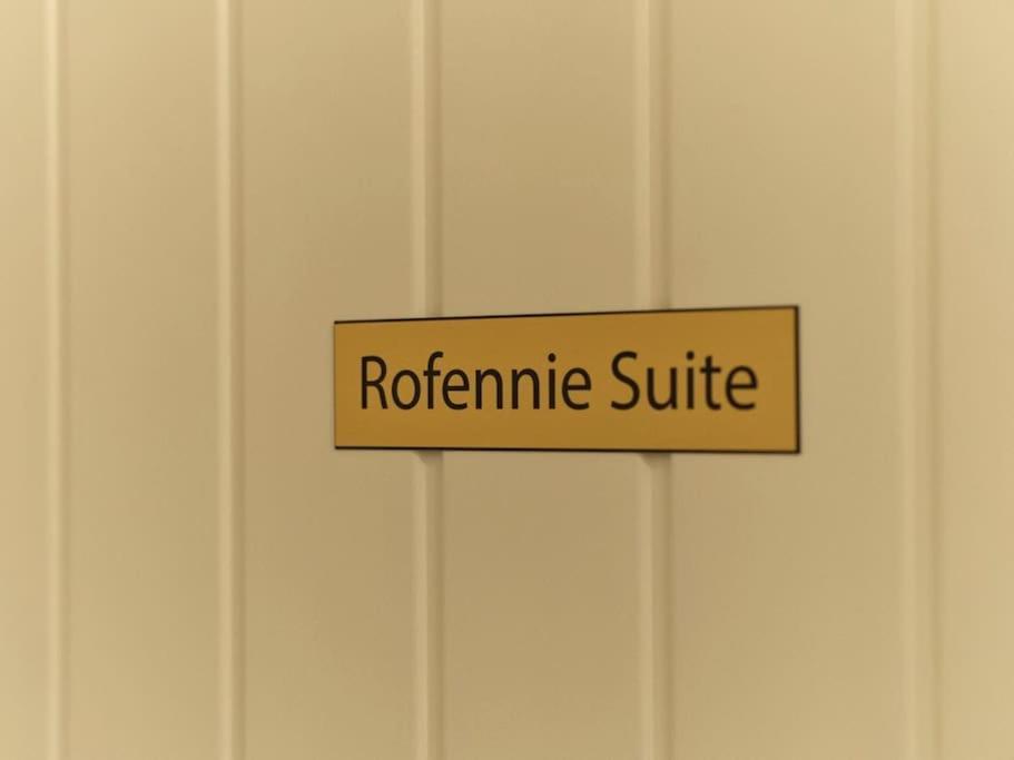 Rofennie Suite -Luxury Ensuite Room! Maidstone Eksteriør billede